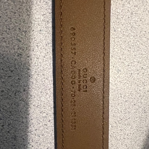 GUCCI GG BUCKLE SUEDE BELT - Picture 4 of 9
